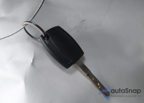 2016 Ford Focus Se z USA, uszkodzony, nr VIN 1FADP3K29GL354594